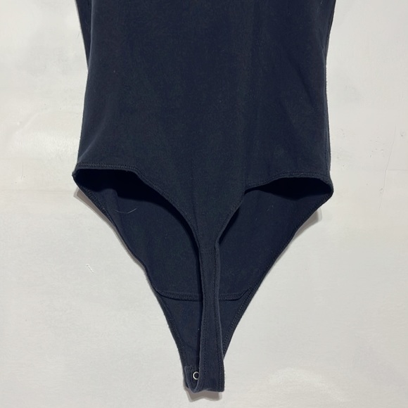 Abercrombie & Fitch Black Scoop Neck Thong Bodysuit Size Medium - Picture 9 of 10